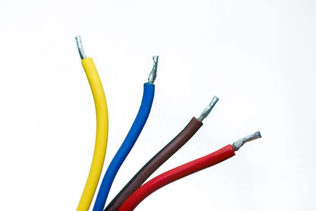 Kolory przewodów w instalacjach elektrycznych i automatyce