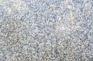 Wodny plac zabaw – pomysł na atrakcję koło domu