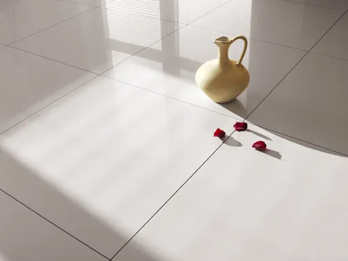 Jak usunąć klej z płytek ceramicznych podłogowych?
